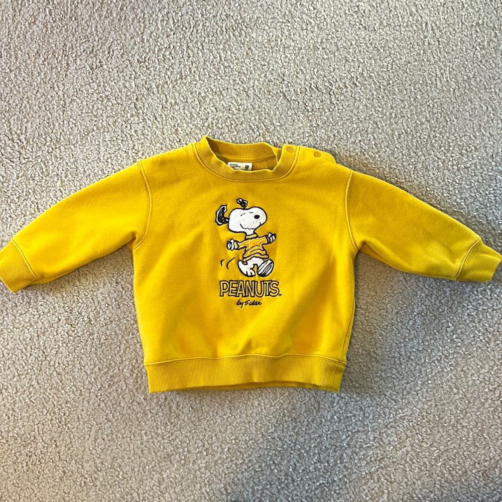 Uniqlo Snoopy and Woodstock sweatshirt 12-18 months